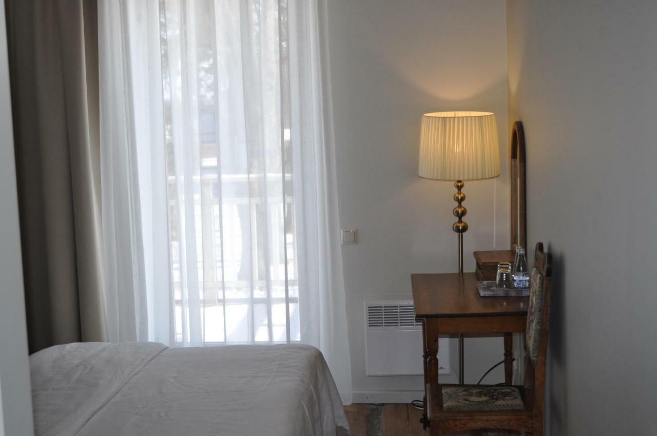 Hotel Meke à Mustkalni Extérieur photo