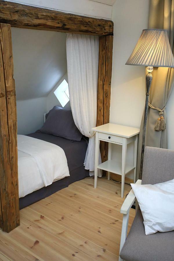 Hotel Meke à Mustkalni Extérieur photo
