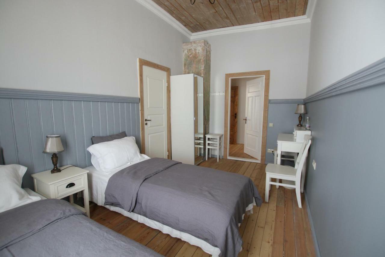 Hotel Meke à Mustkalni Extérieur photo