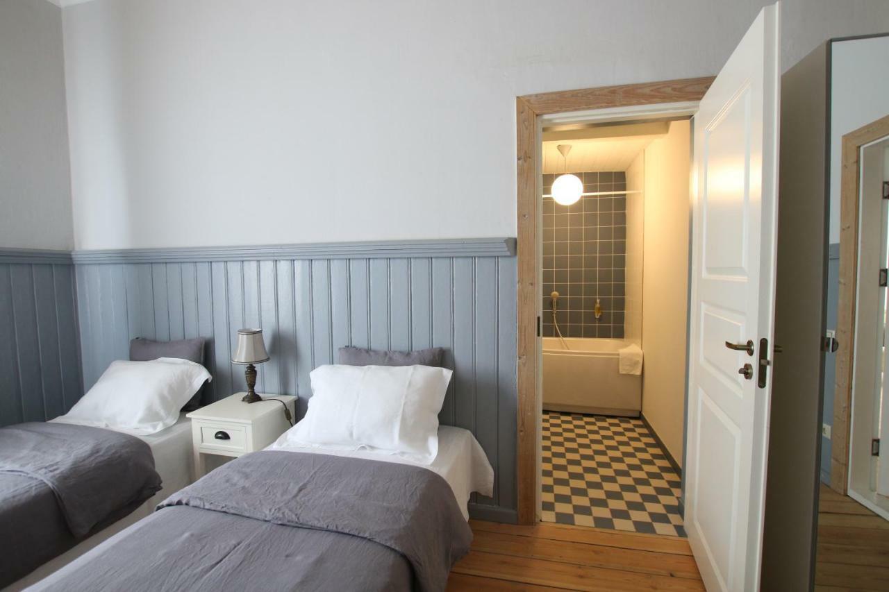 Hotel Meke à Mustkalni Extérieur photo
