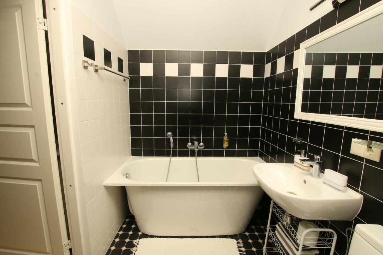 Hotel Meke à Mustkalni Extérieur photo